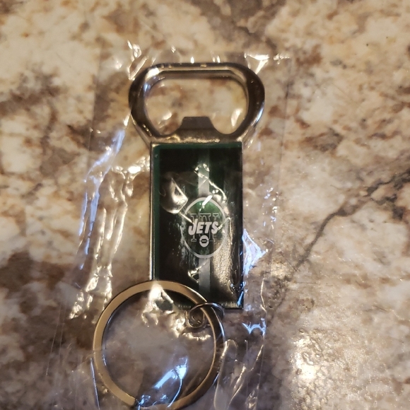 Green Jets Keychain Bottle Opener - Picture 1 of 5